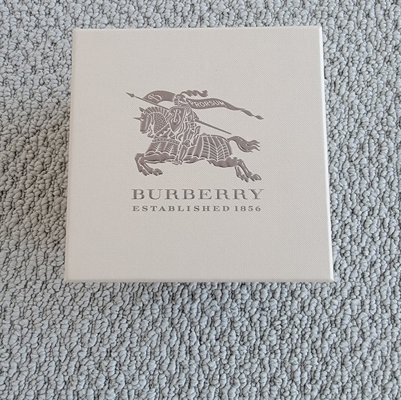 Authentic Burberry watch - Picture 8 of 11